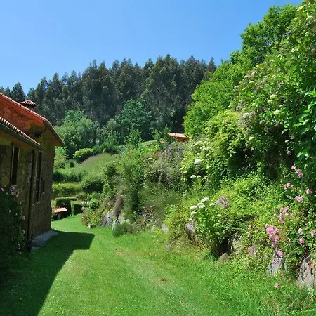 Casa As Naveiras 度假居 *